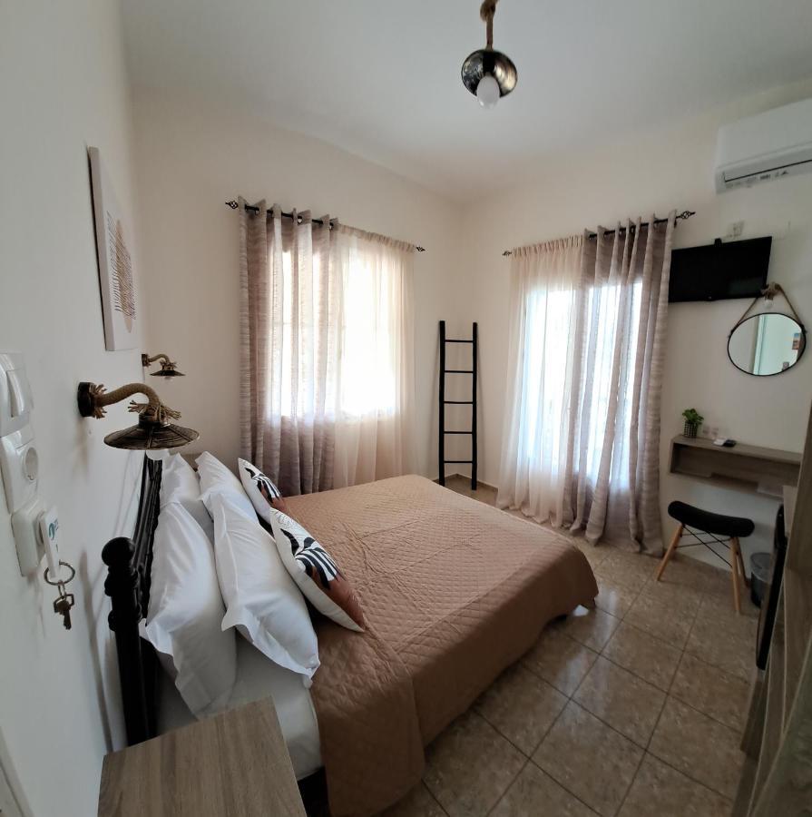 Pension Hara Patitírion Extérieur photo