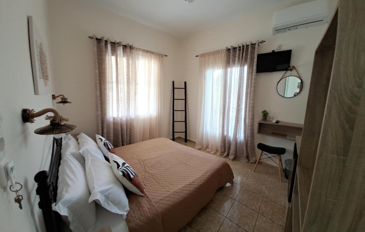 Pension Hara Patitírion Extérieur photo